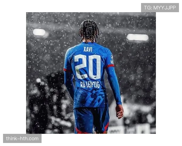 荷兰新星哈维·西蒙斯持续崛起,肩负国家队突破重任