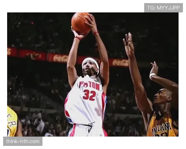 理查德汉密尔顿无球跑动提升投篮效率拉开与对手差距