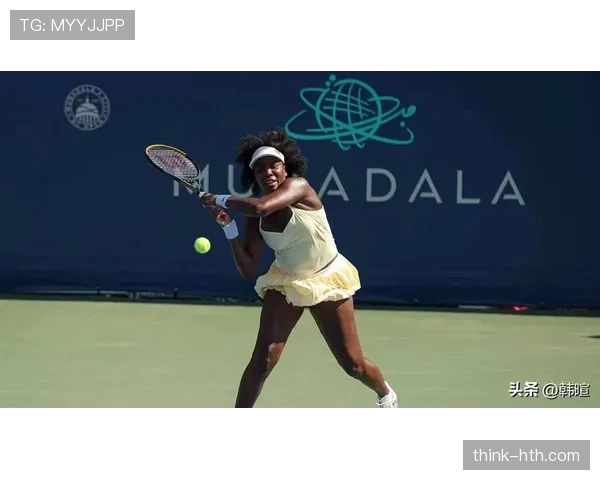 维纳斯·威廉姆斯训练完顺手拎个有机菜篮子回家，这自律我真跟不上